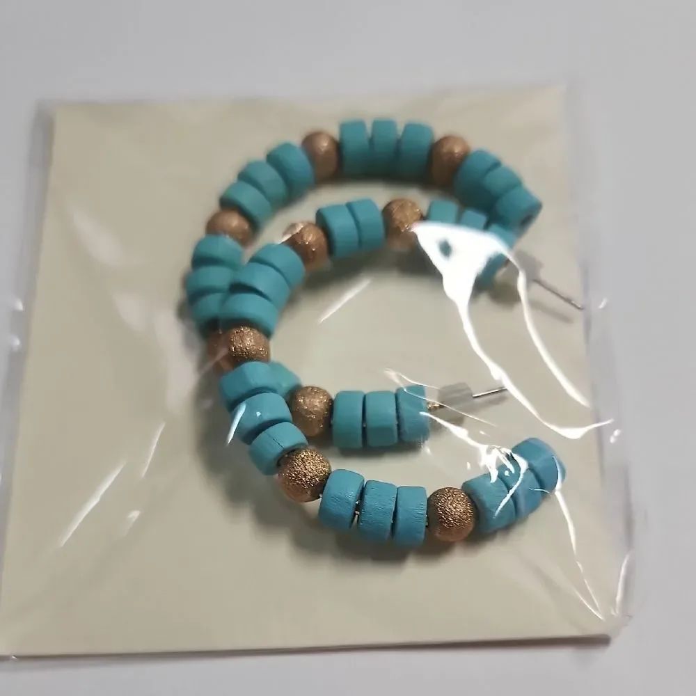 Elegant turquoise and gold beaded hoop earrings